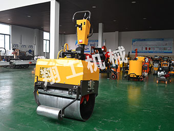 道路養(yǎng)護(hù)責(zé)任重大，小型壓路機(jī)需求迅速增長(zhǎng)