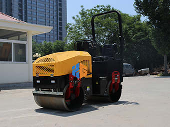 小型壓路機(jī)都有哪些特點(diǎn)呢？