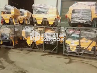 翔工機械一批小型壓路機包裝好，成功出口到國外