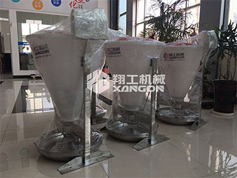 瀝青灌縫機廠家轉變養(yǎng)殖思維，智能化搶先市場