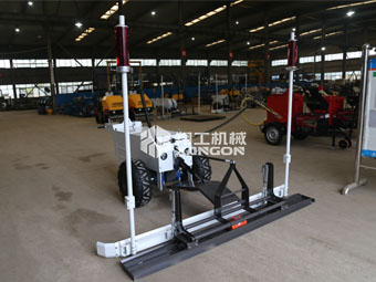 客戶廠房施工，小型激光整平機(jī)助“一臂之力”