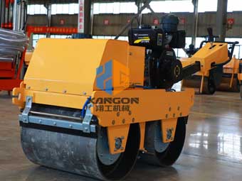 惡劣環(huán)境操作小型壓路機(jī)的注意事項(xiàng)有哪些？