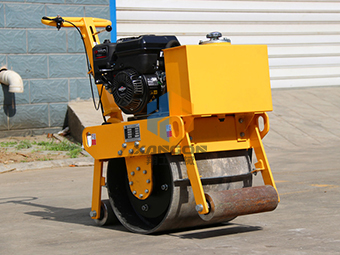 適合公路養(yǎng)護的小型壓路機真的挺不錯！