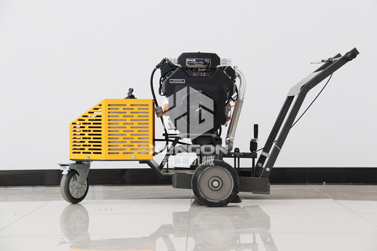 防護工作不可少，路面開槽機使用安全記心上