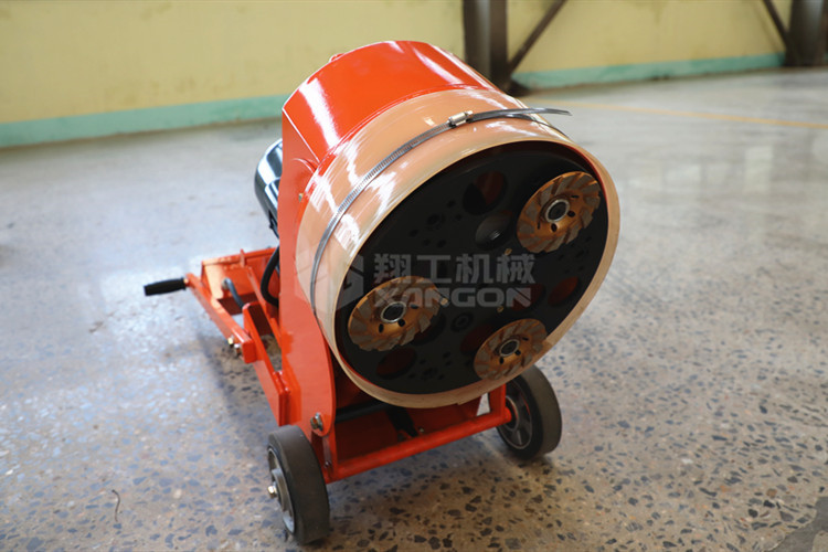 選購地坪研磨機，除了質(zhì)量外，這一點也很重要