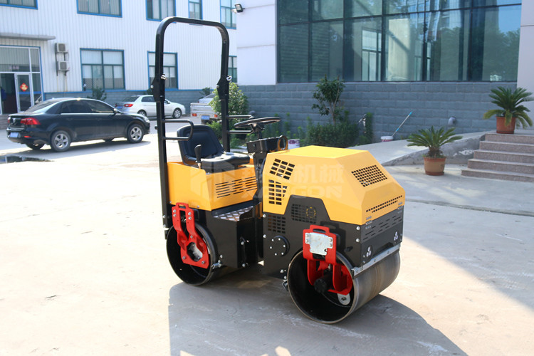 不容錯過的技術干貨——小型壓路機平安?？考记? title=